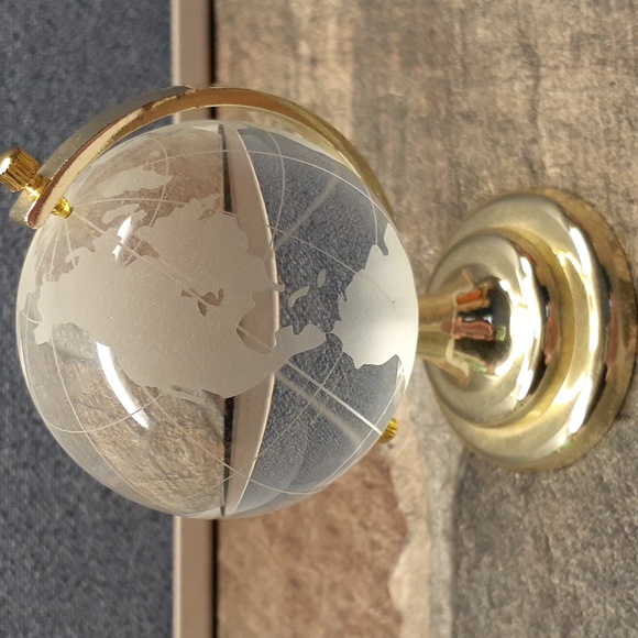Heavy Glass Or Crystal Globe Paperweight On Gold Colored Metal Axis - Picture 4 of 7